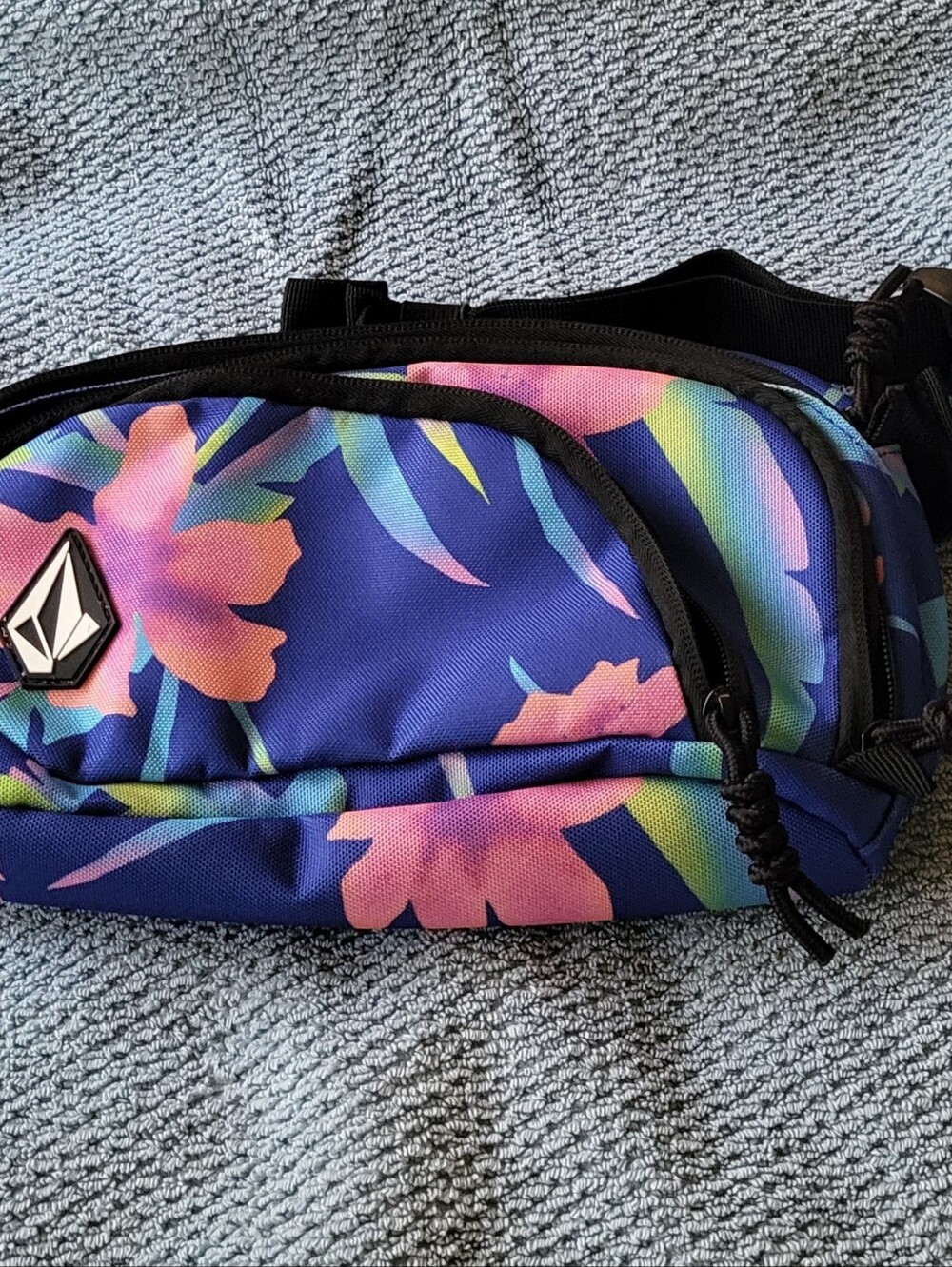 Volcom-Blue Tropical Print Fanny Pack